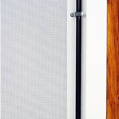 Moskitiera okienna z kołnierzem