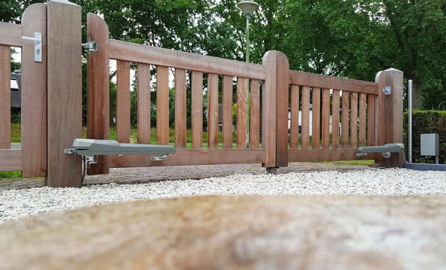 Drogi czy tani napęd do bramy?